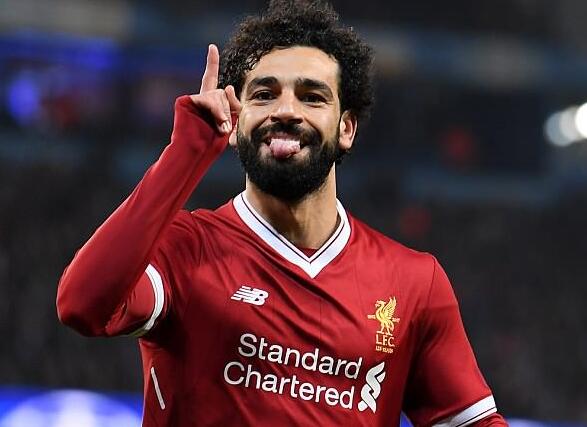 Kurzer Fußballstürmer Salah